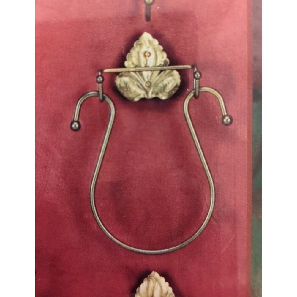 Vintage 80s 90s Whimsical Metal Plant Leaf Trellis Gala Towel Loop Cottage Fairy